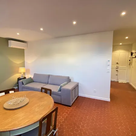 06cf Beautiful Renovated In Old Apartament Antibes