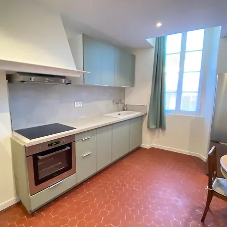 Apartament 06cf Beautiful Renovated In Old Antibes