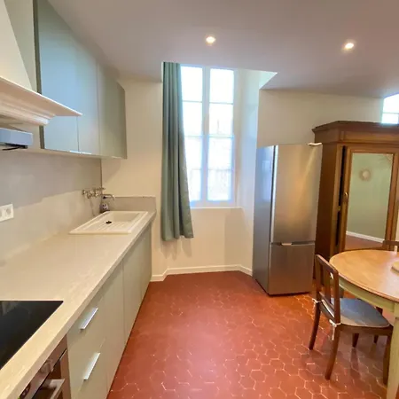 Apartament 06cf Beautiful Renovated In Old Antibes