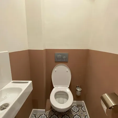 Apartamento 06cf Beautiful Renovated In Old Antibes