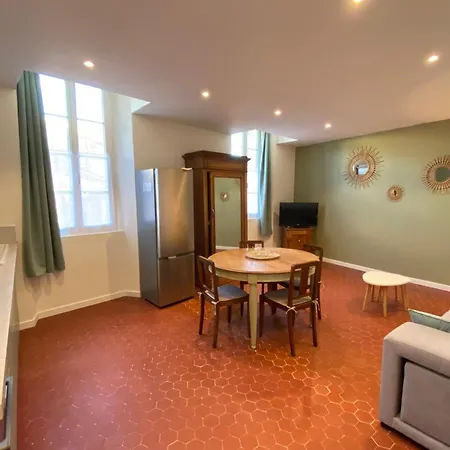 06cf Beautiful Renovated In Old Apartament Antibes